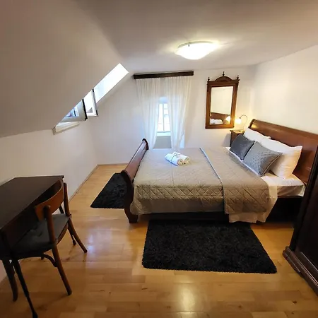 Jimmy - Spacious 2-bedroom *
