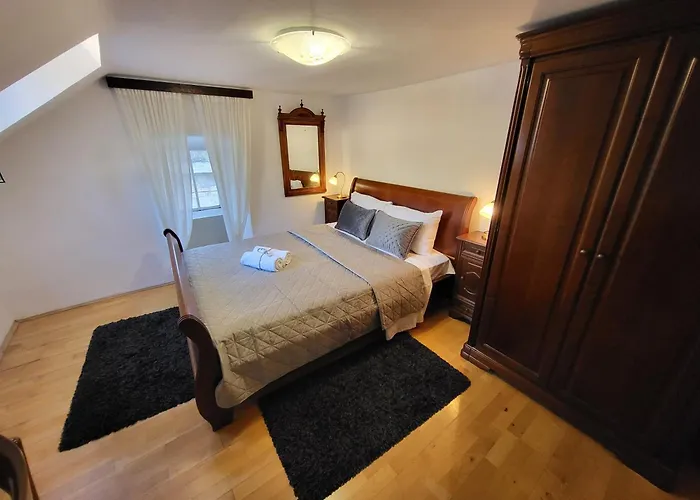 Jimmy - Spacious 2-bedroom Apartment