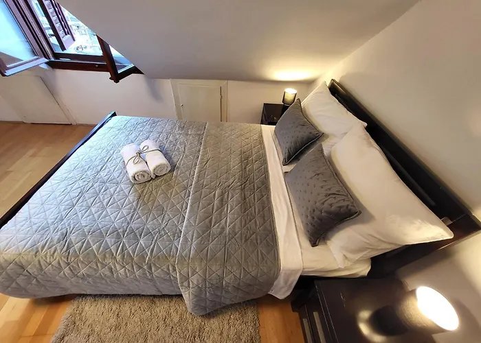 Jimmy - Spacious 2-bedroom *