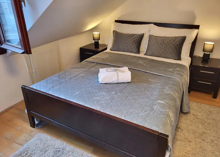 Jimmy - Spacious 2-bedroom *