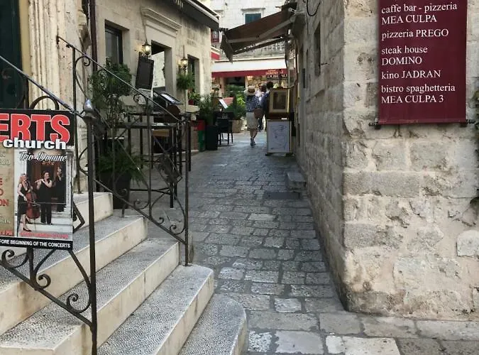 Jimmy - Spacious 2-bedroom Apartment Dubrovnik