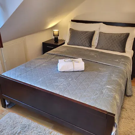 Jimmy - Spacious 2-bedroom *