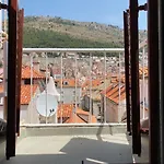 Jimmy - Spacious 2-bedroom Dubrovnik